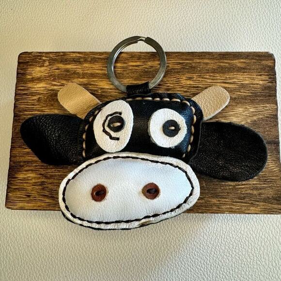 Cow Keychain Leather Farm Animal Charm NEW FAST SHIP - Picture 1 of 3